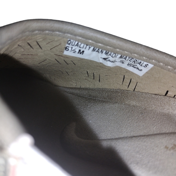 Clogs Shoes In A Tan Color by Easy Street comfort wave size 6 1/2 - Picture 6 of 6